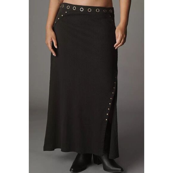 By Anthropologie Hardware Side-Slit Column Midi Skirt Studded Black SP 284254 - Picture 12 of 12